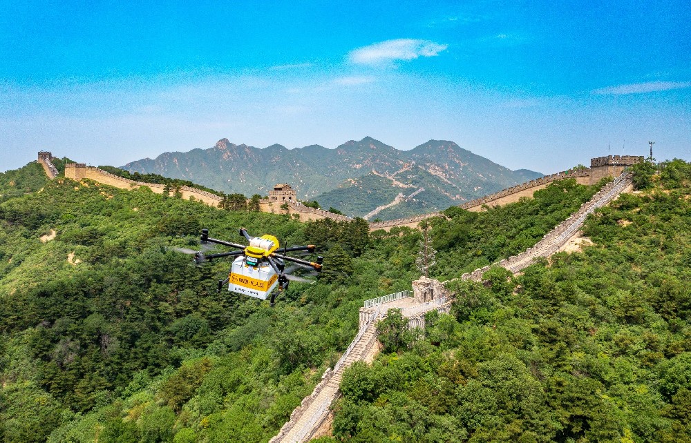 北京首条无人机物流配送航线在延庆八达岭长城投入运行
